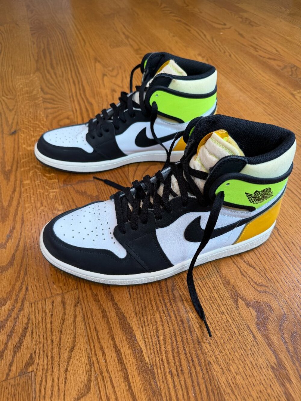 Air Jordan 1 Retro High OG Volt Gold Size 12